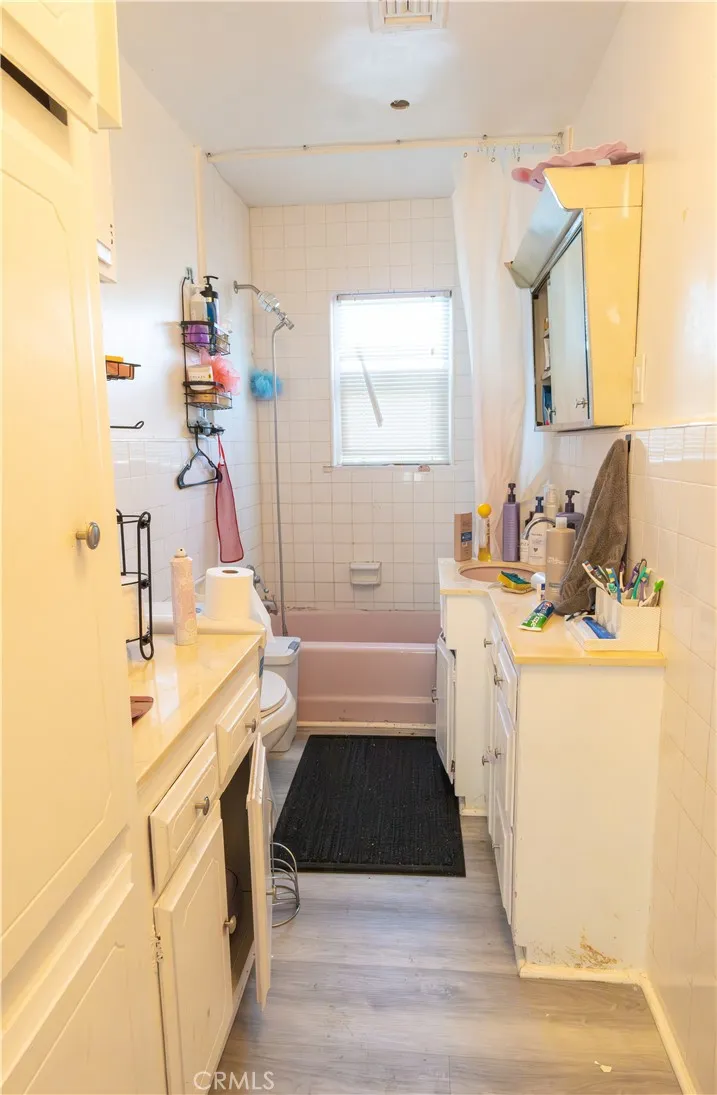 11363 Virginia Avenue, Lynwood, California 90262 home-pic-9